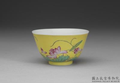 图片[2]-Bowl with lotus in yellow ground of falangcai painted enamels, Qing dynasty, Yongzheng reign (1723-1735)-China Archive